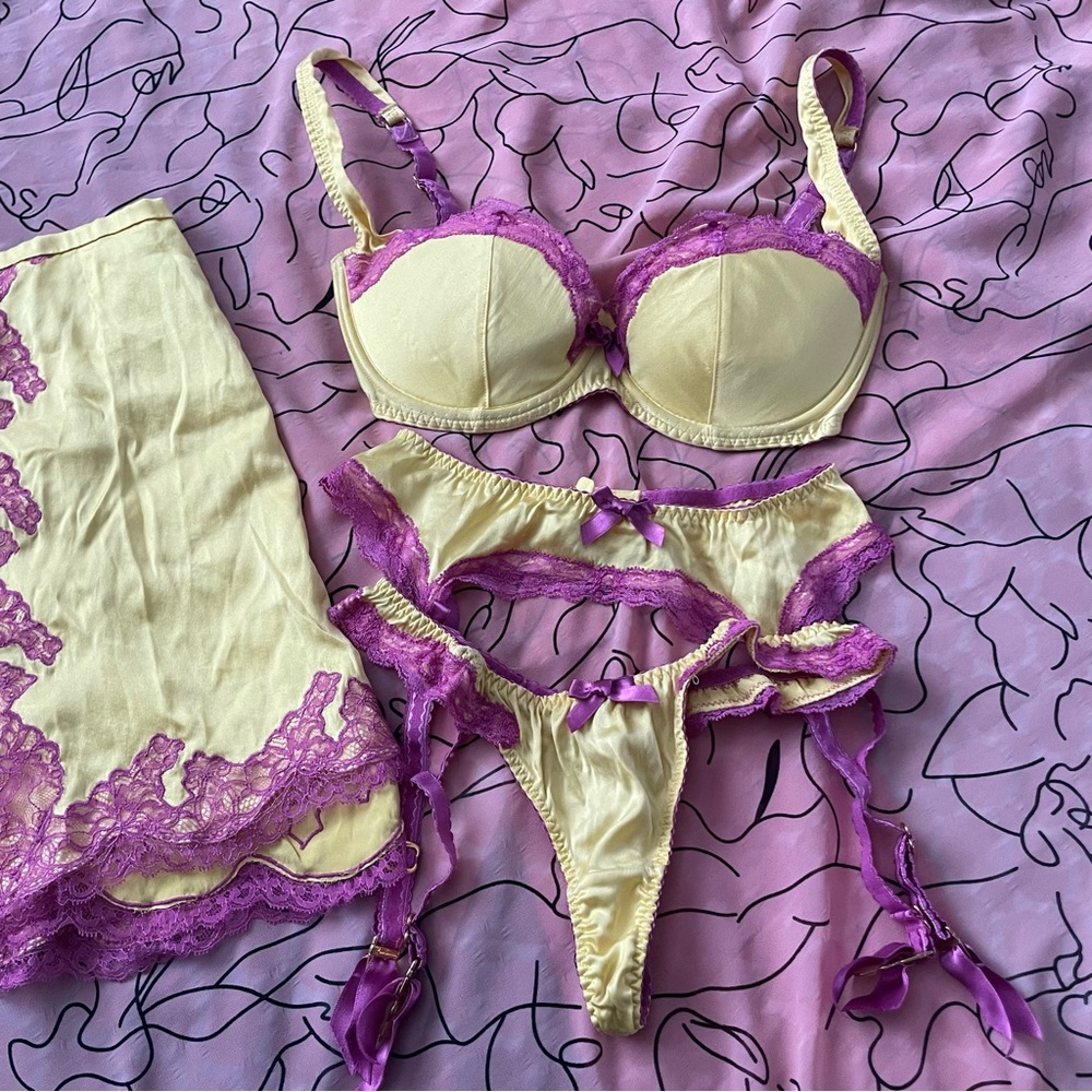 Agent Provocateur Lucie 4 Piece Set in Yellow and Purple Silk - 32DD